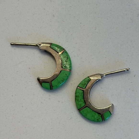 Vintage Sterling Gaspeite Half Hoop Stud Earrings - Picture 2 of 5